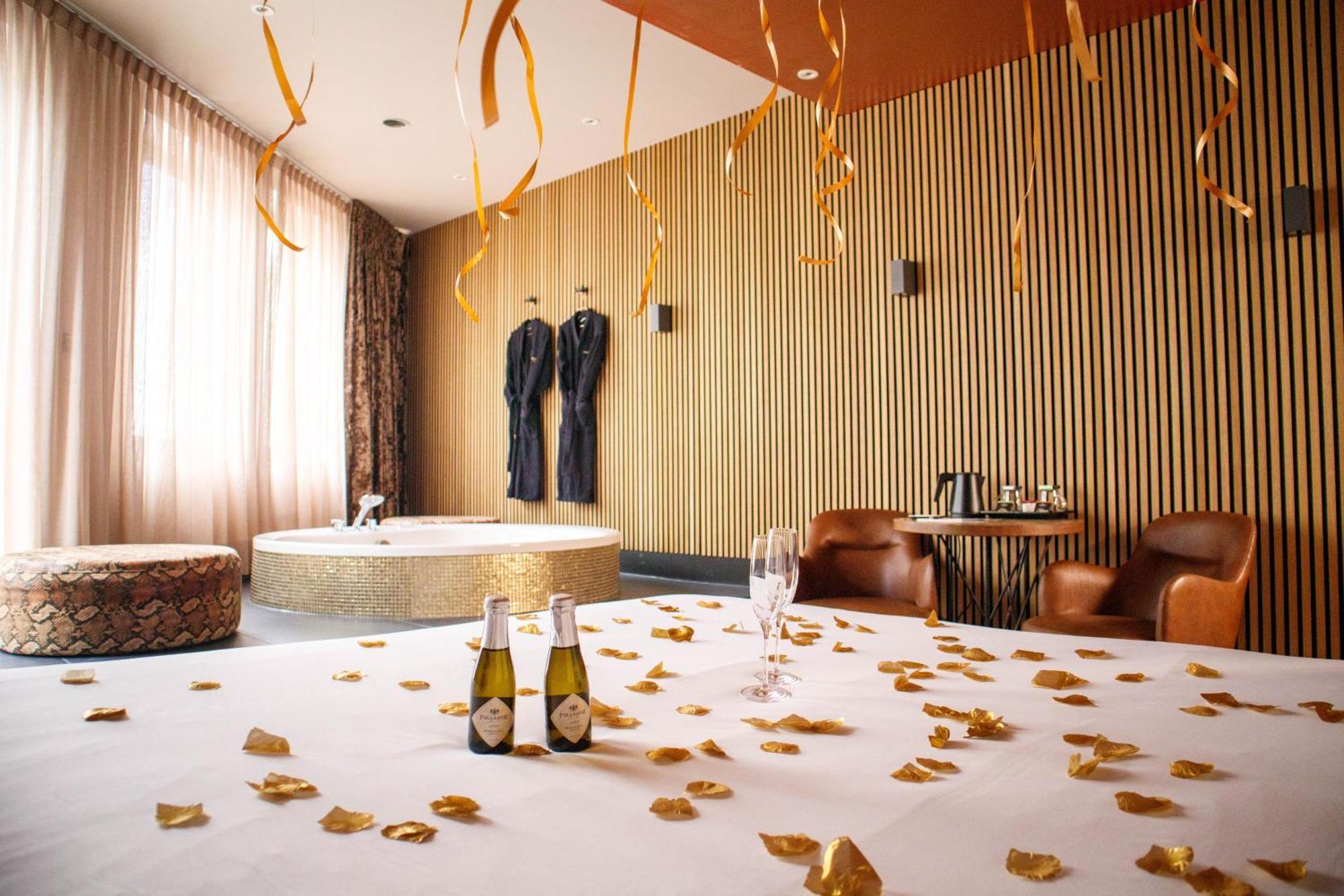 Manzo's Suites Zaandam Exterior foto